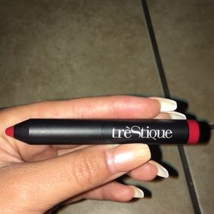 Trestique lip crayon